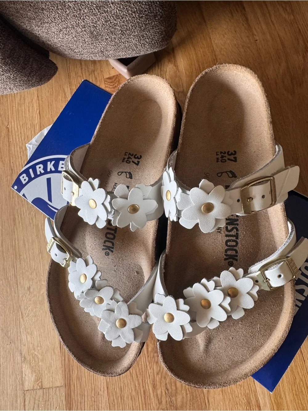 Birkenstock White Floral Embellished Mayari Sandals with Gold Accents - Picture 2 of 5
